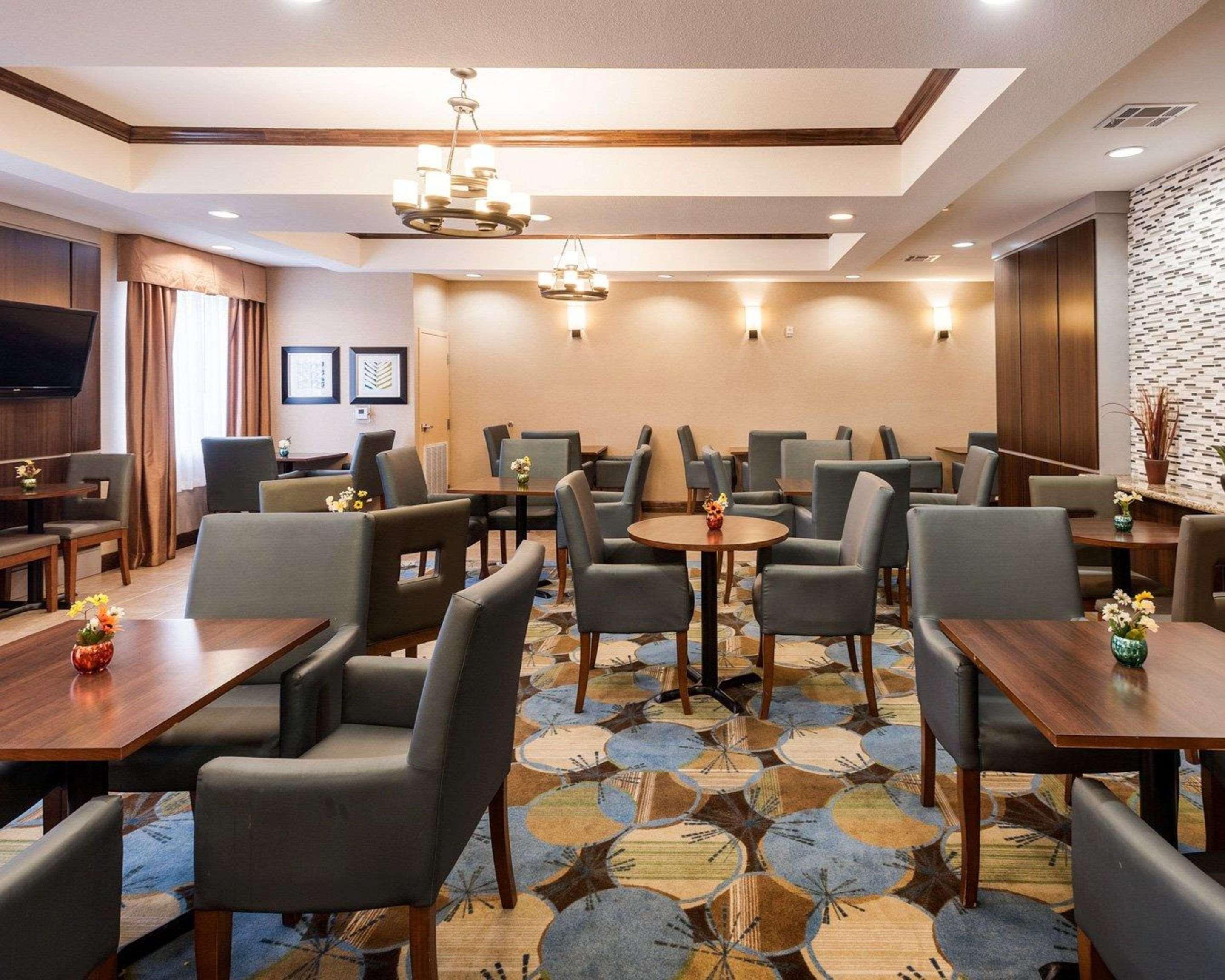 Comfort Suites Oil Center Лафаєт Екстер'єр фото
